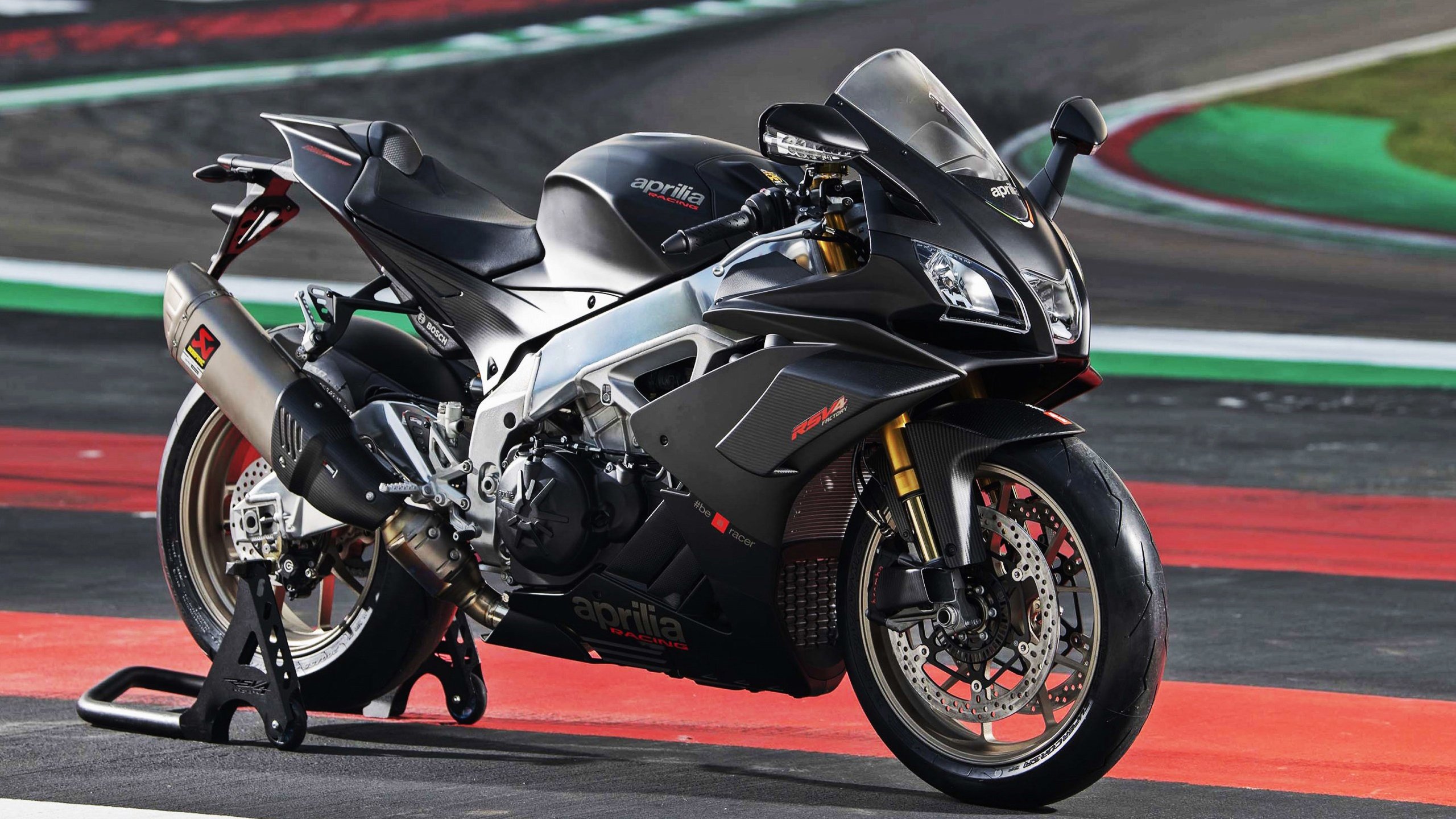 开云官方-足球裁判研修班提升执法理论与实战结合，足球裁判执法心得体会