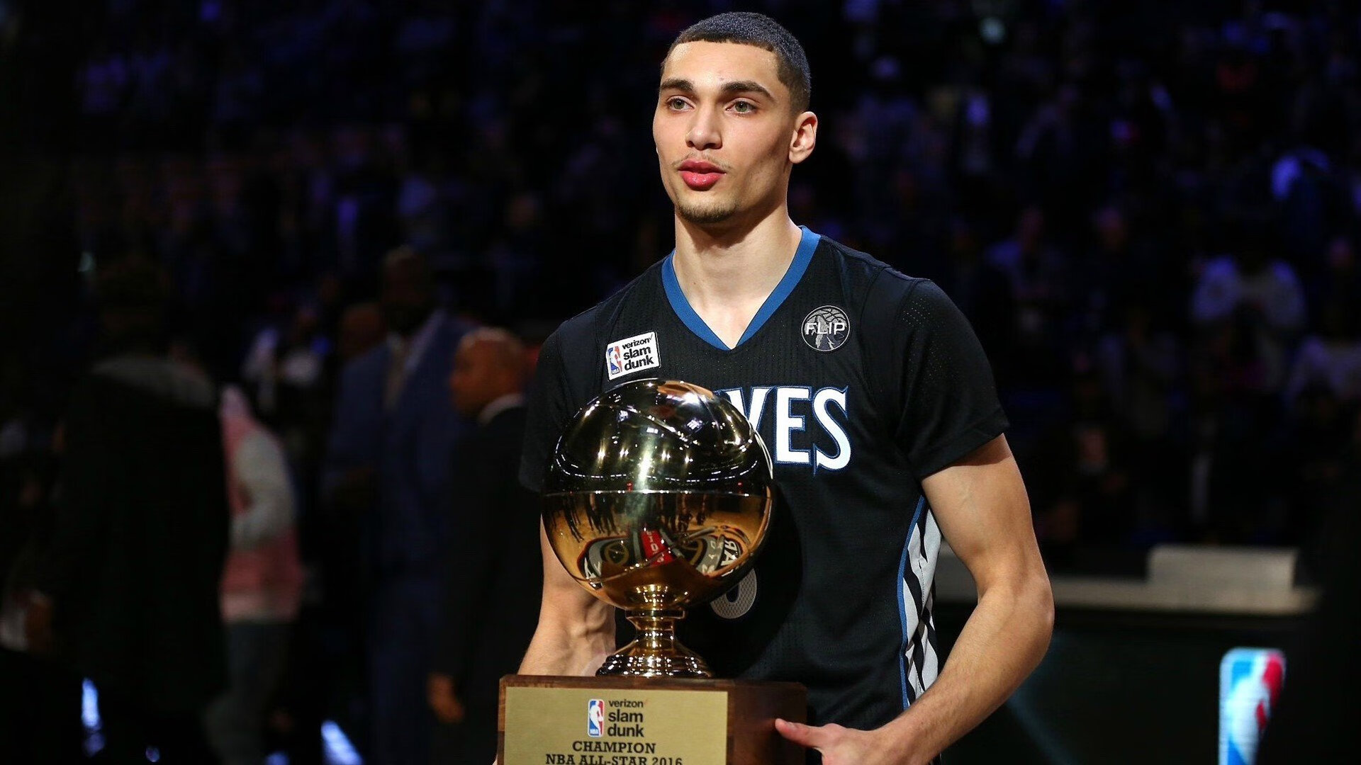 中超官方公布月度最佳进球 荣昊禁区外世界波技压群雄，2021中超最佳